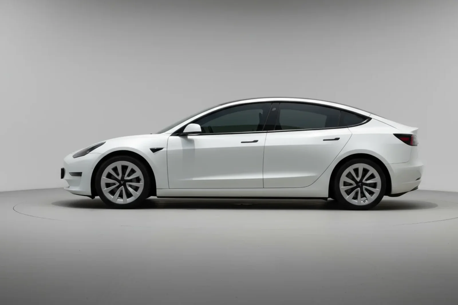 Аренда Tesla Model 3  Белый 2023 в Дубае - 8 