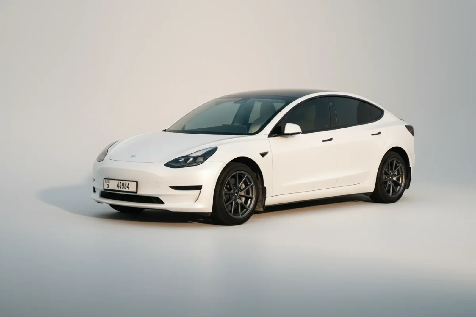 Аренда Tesla Model 3  Белый 2023 в Дубае
