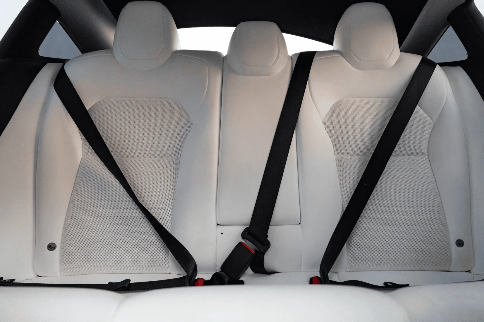 Аренда Tesla Model 3  Черный 2024 в Дубае - 5 