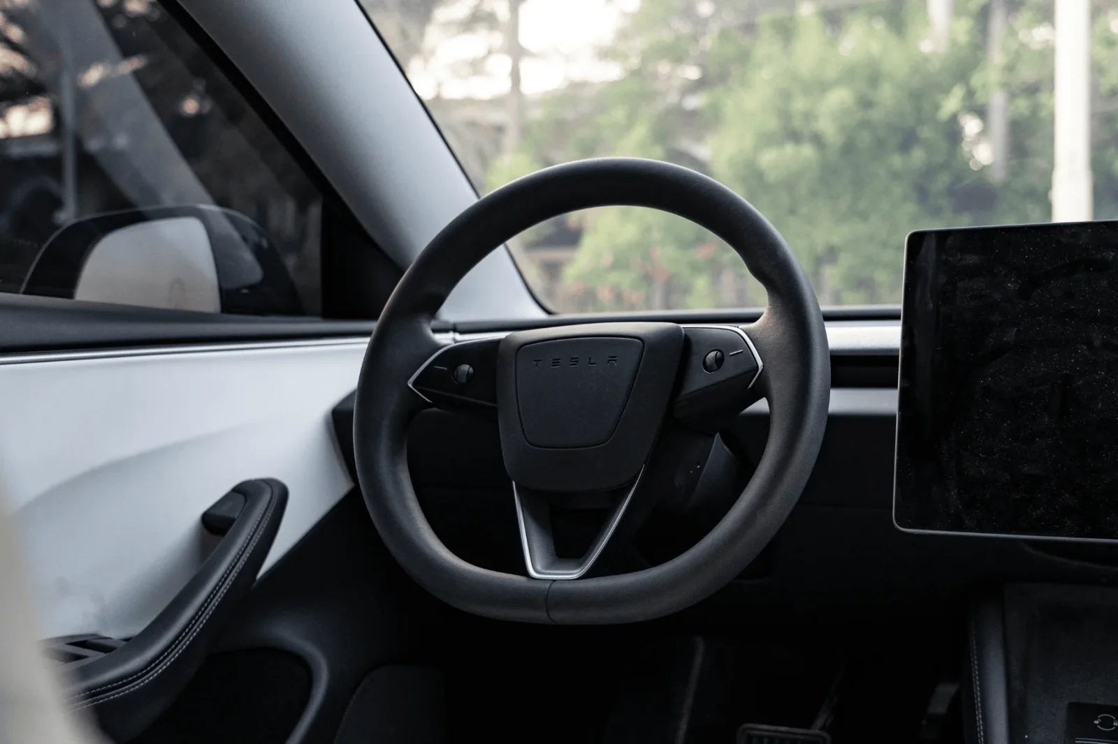 Аренда Tesla Model 3  Черный 2024 в Дубае - 4 