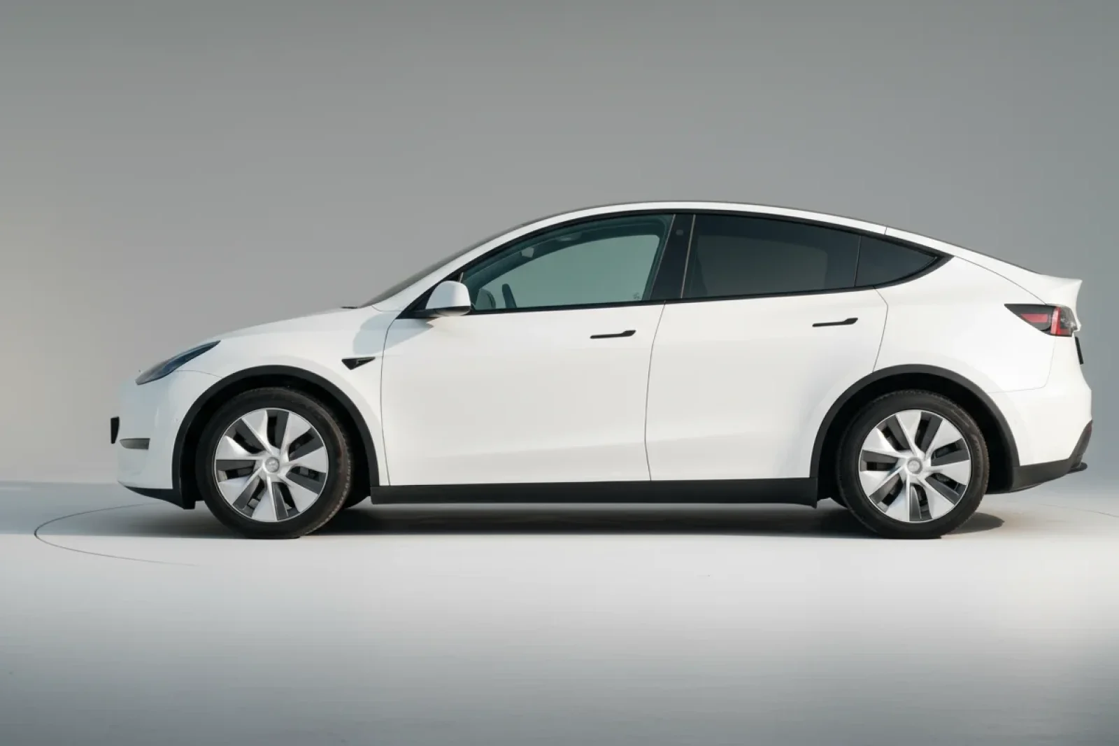 Аренда Tesla Model Y  Белый 2022 в Дубае - 2 