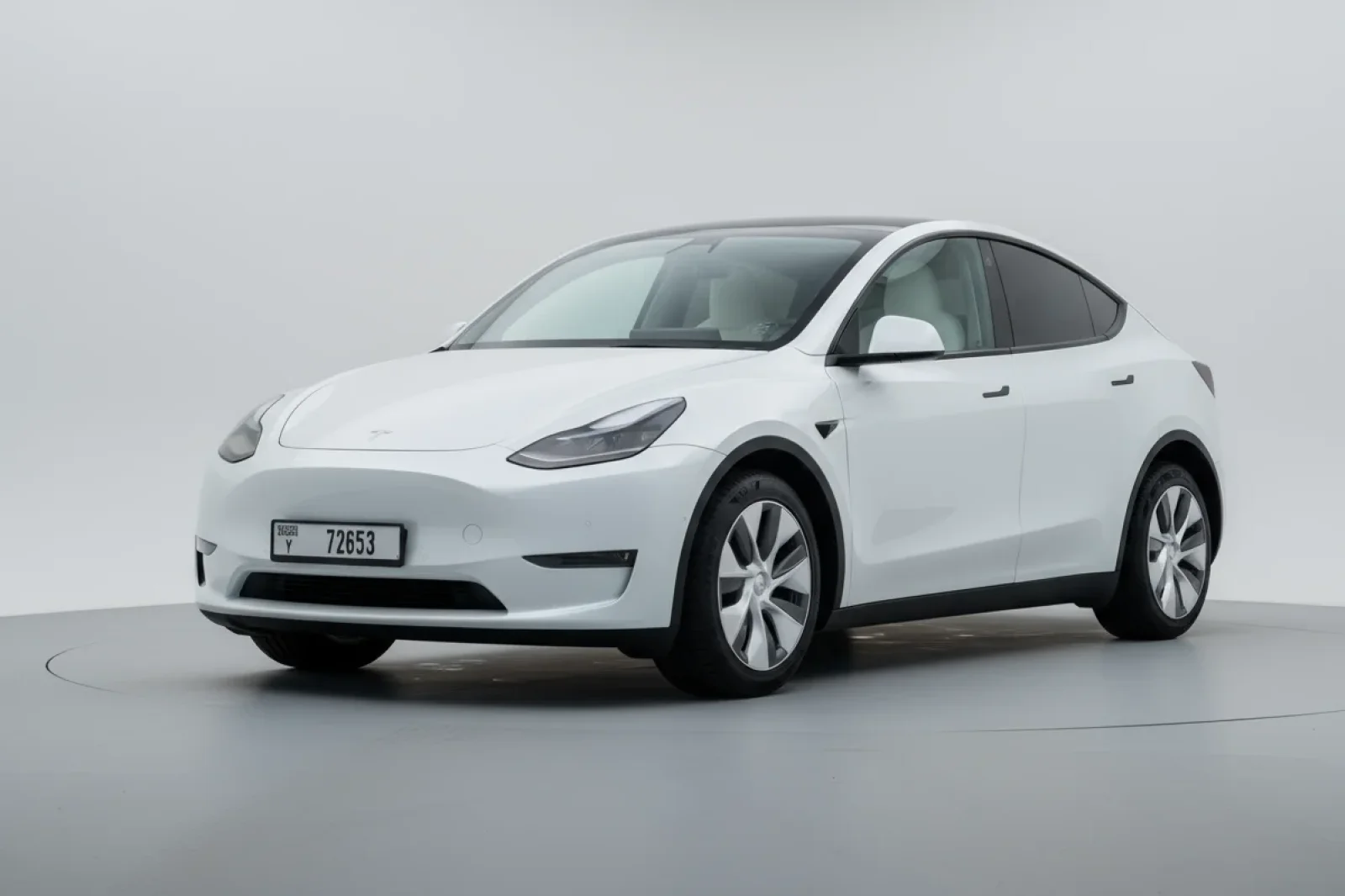 Аренда Tesla Model Y  Белый 2022 в Дубае