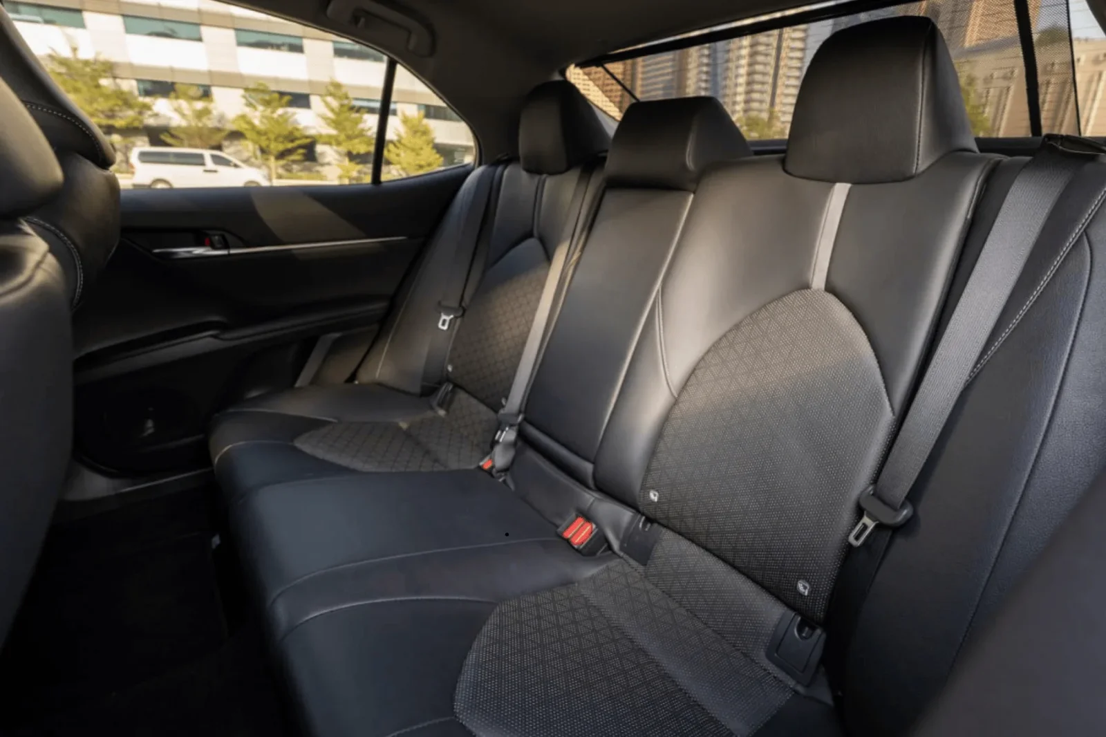 Loyer Toyota Camry 3.5L Rouge 2022 en Dubai - 5 