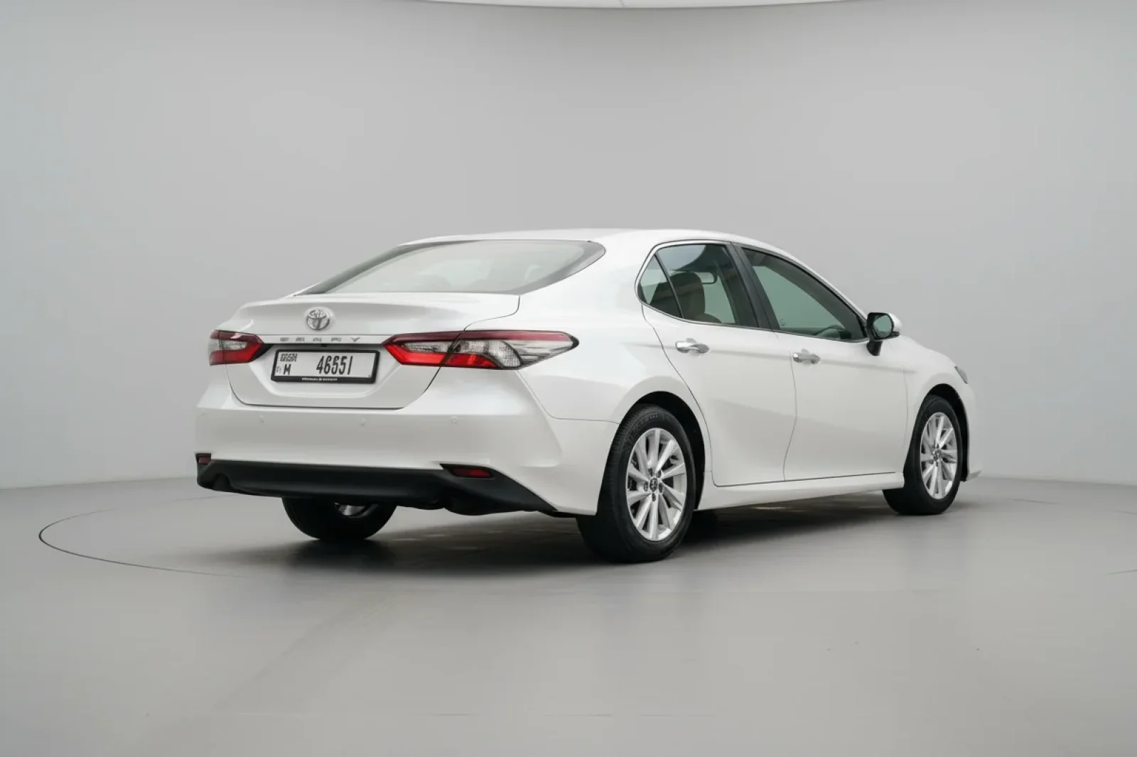 Loyer Toyota Camry  Blanc 2023 en Dubai - 7 