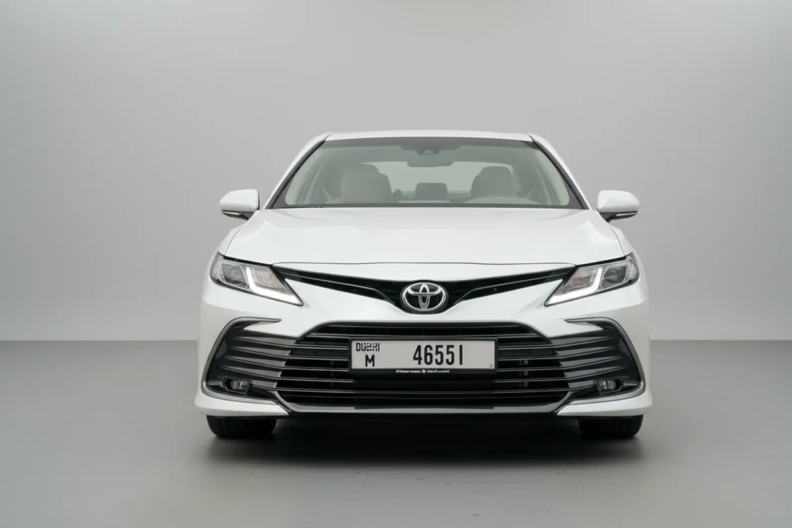 Loyer Toyota Camry  Blanc 2023 en Dubai - 9 