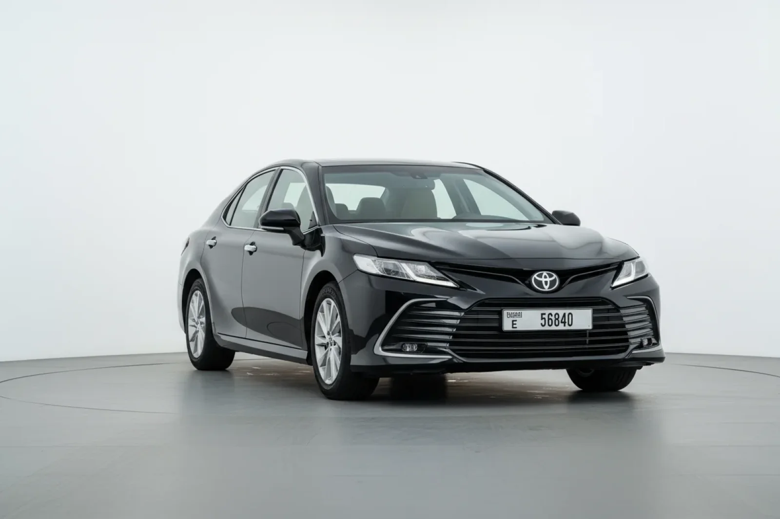 Loyer Toyota Camry  Noir 2023 en Dubai - 5 