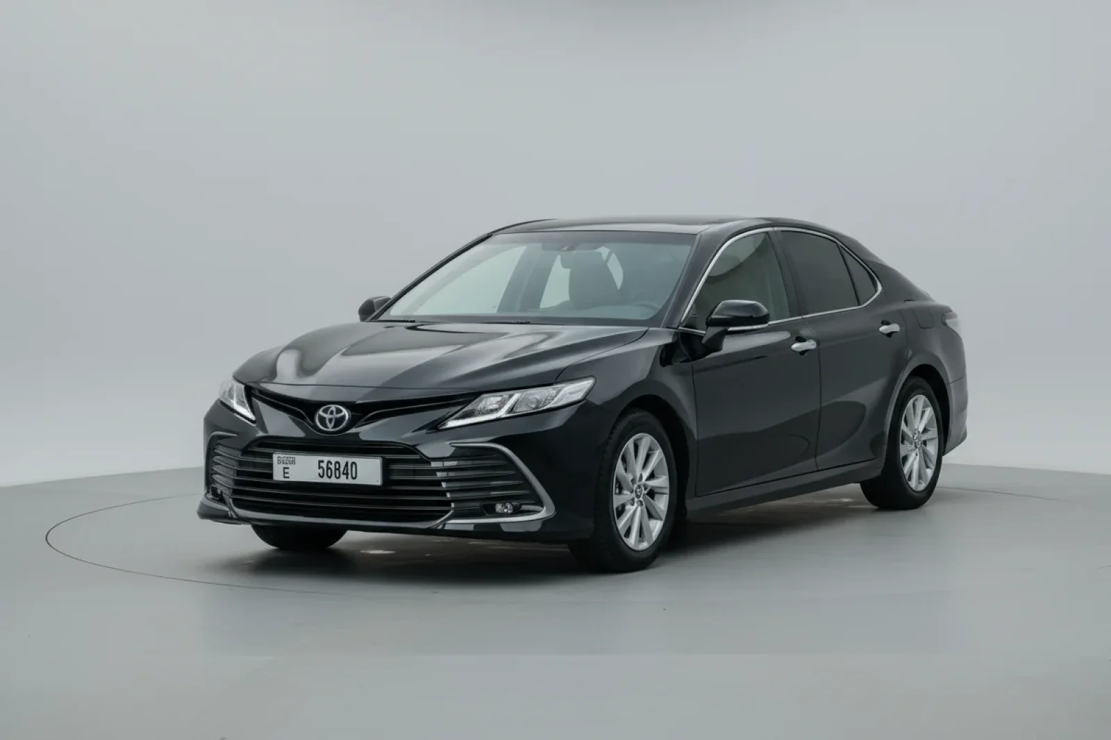 Loyer Toyota Camry  Noir 2023 en Dubai