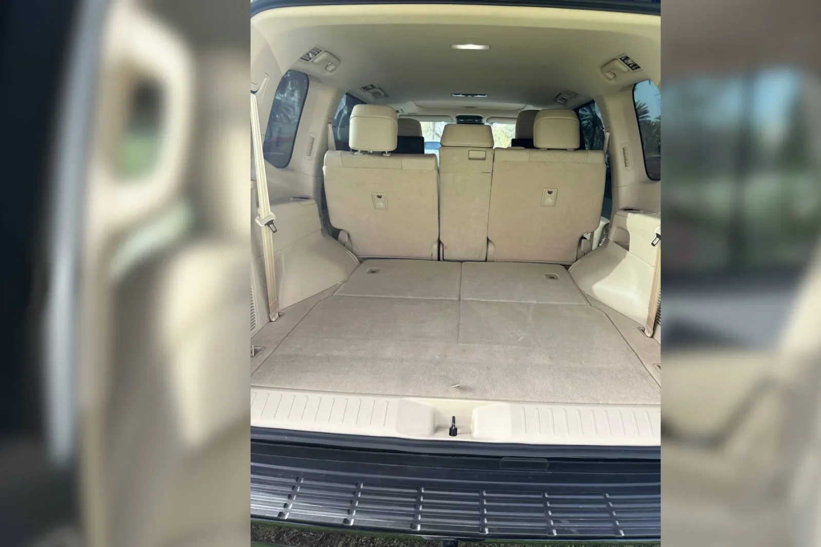 Loyer Toyota Land Cruiser VXR Noir 2024 en Dubai - 3 