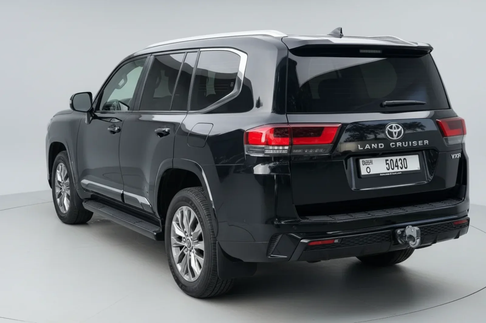 Loyer Toyota Land Cruiser VXR Noir 2024 en Dubai - 6 