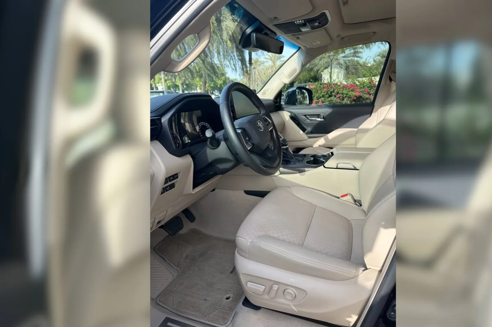 Loyer Toyota Land Cruiser VXR Noir 2024 en Dubai - 5 