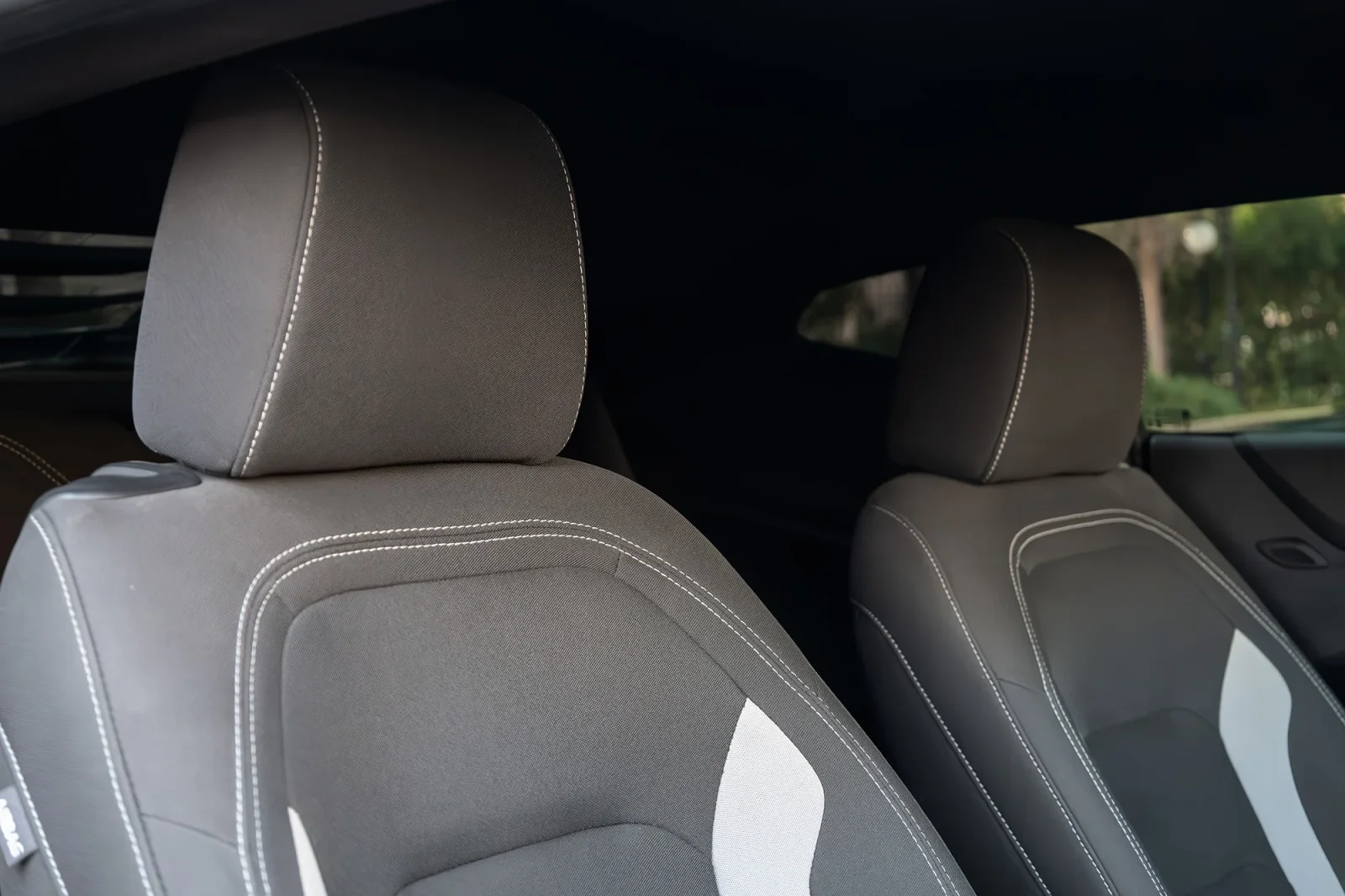 Kiralık Chevrolet Camaro  Siyah 2023 içinde Dubai - 3 