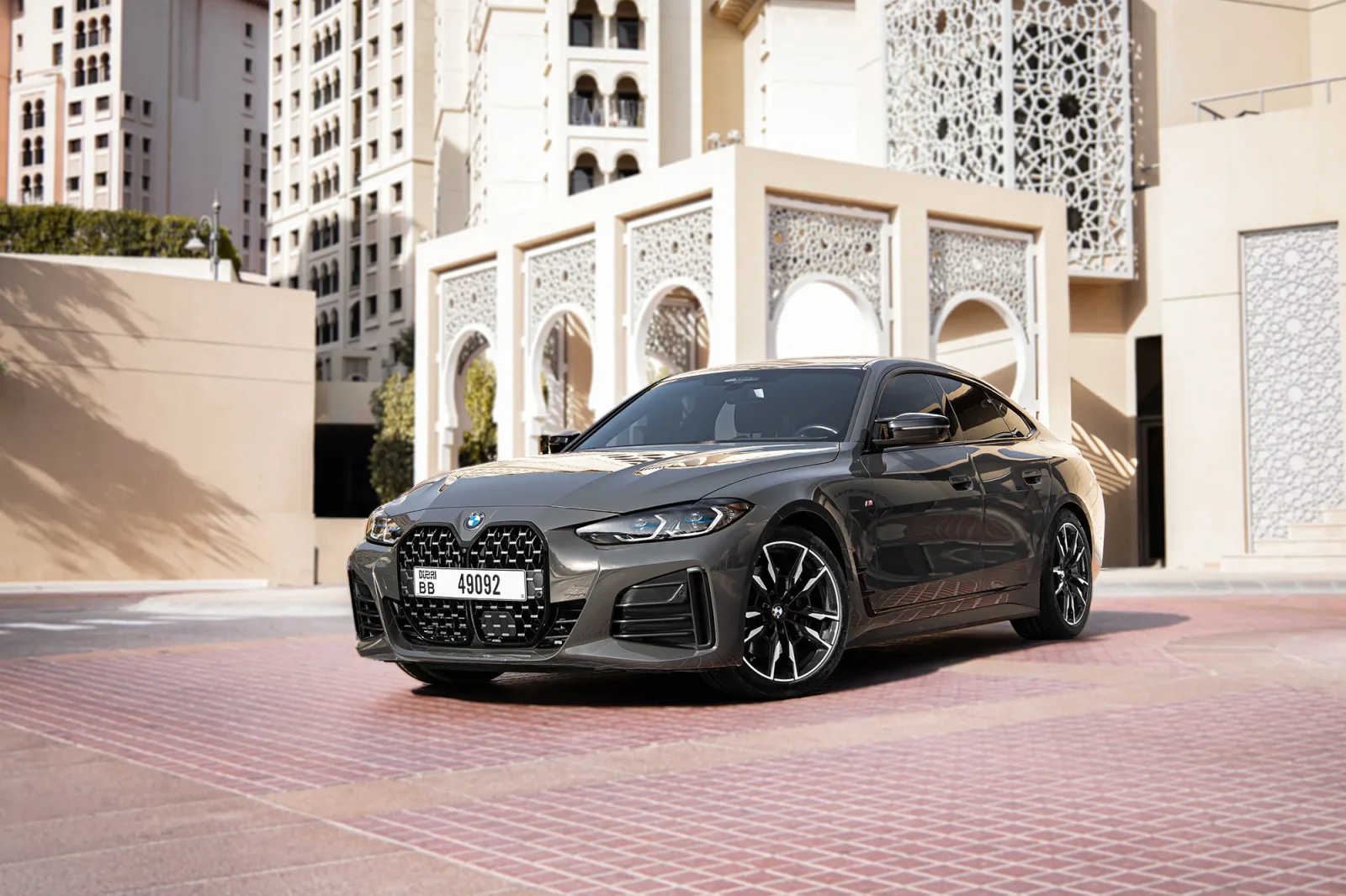 Kiralık BMW M4 440 Gran Coupe Gri 2024 içinde Dubai