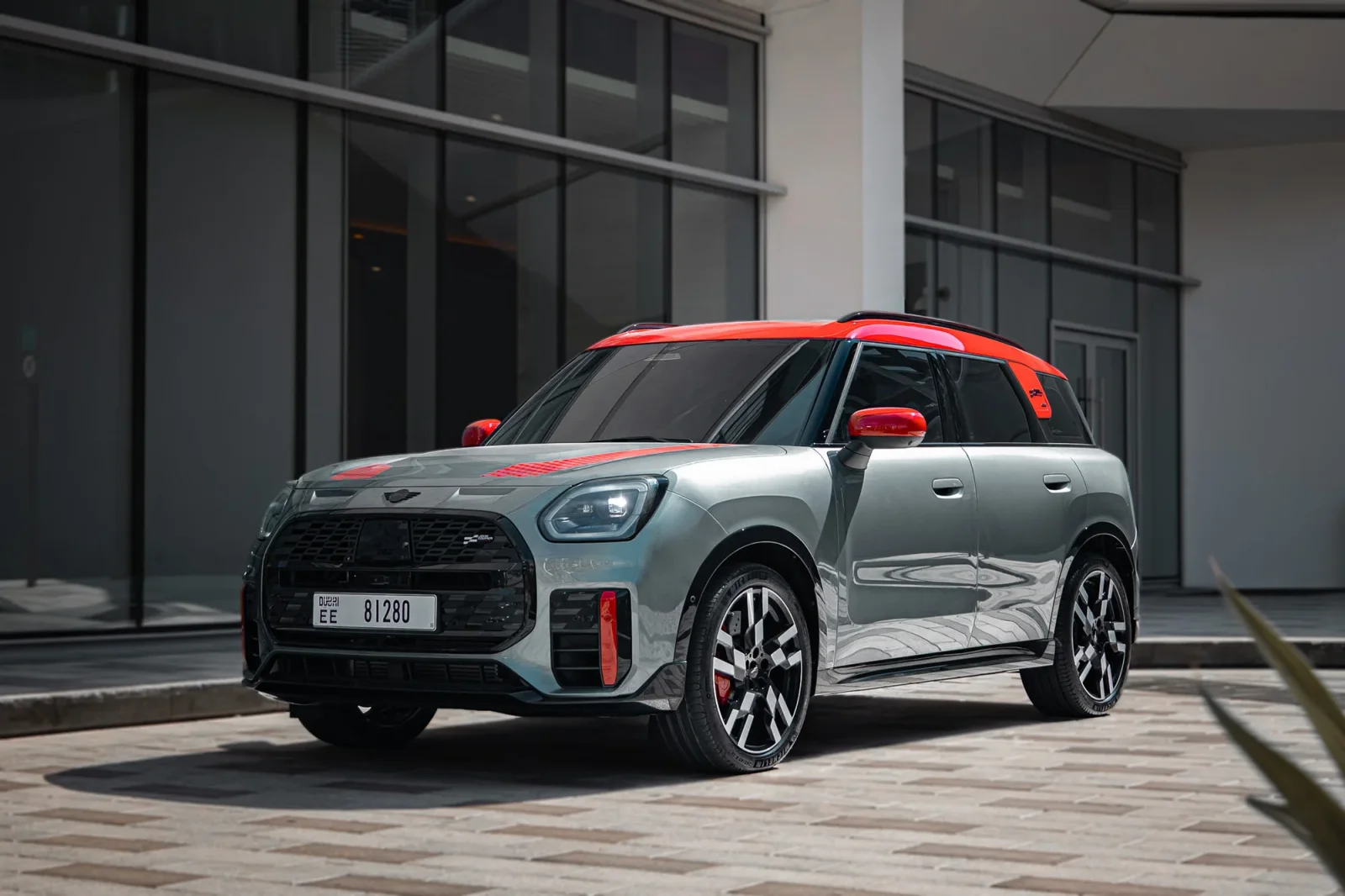 Alquiler Mini Countryman JCW Gris 2024 en Dubái - 2 