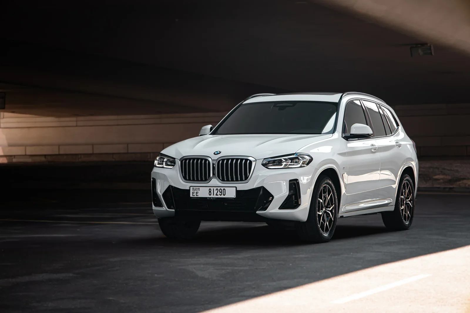 Loyer BMW X3 20i M - Sport Blanc 2022 en Dubai - 2 