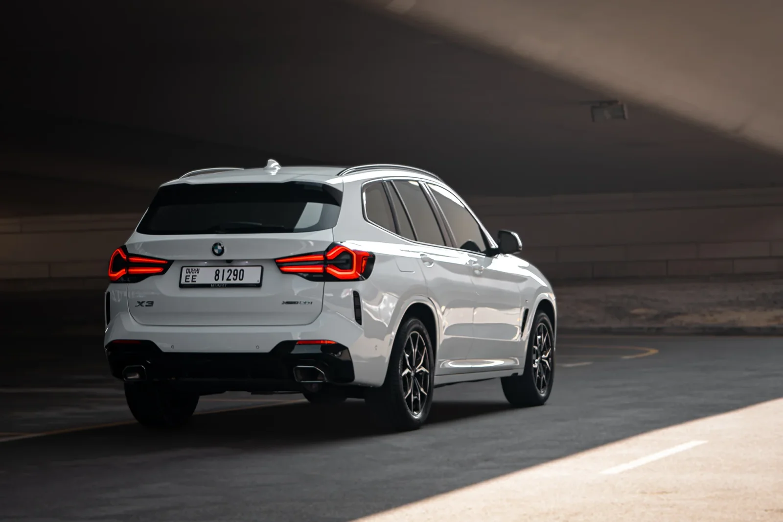 Loyer BMW X3 20i M - Sport Blanc 2022 en Dubai - 8 