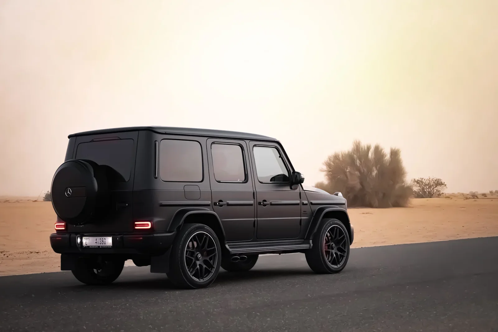 Kiralık Mercedes-Benz G-Class 63 AMG Siyah 2022 içinde Dubai - 11 
