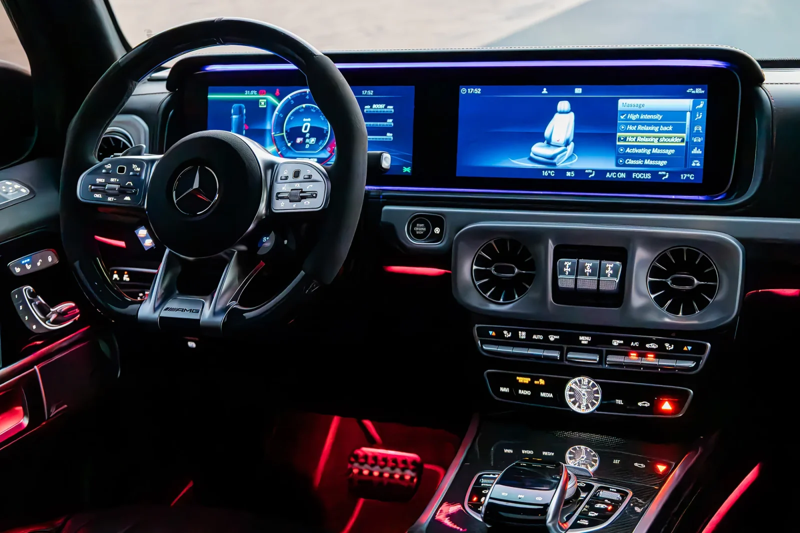 Kiralık Mercedes-Benz G-Class 63 AMG Siyah 2022 içinde Dubai - 3 