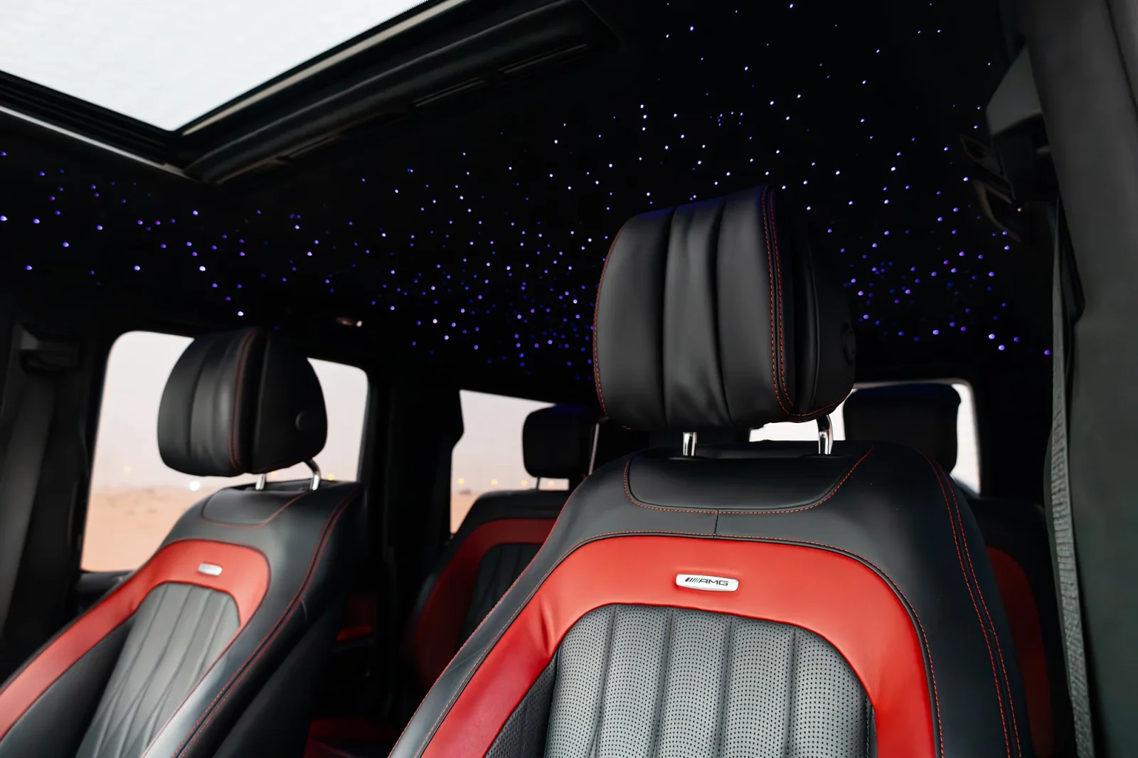 Kiralık Mercedes-Benz G-Class 63 AMG Siyah 2022 içinde Dubai - 5 