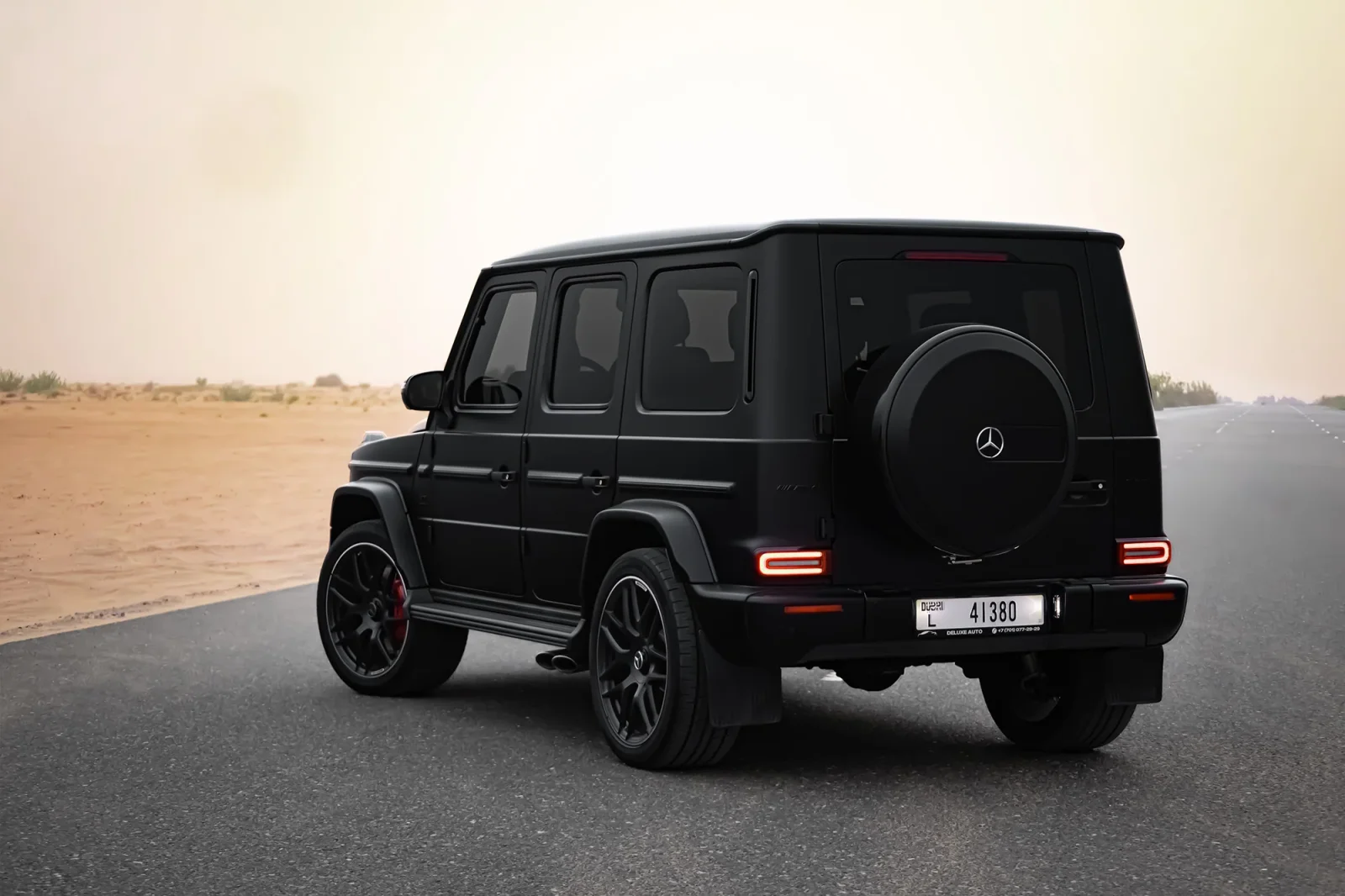 Kiralık Mercedes-Benz G-Class 63 AMG Siyah 2022 içinde Dubai - 8 
