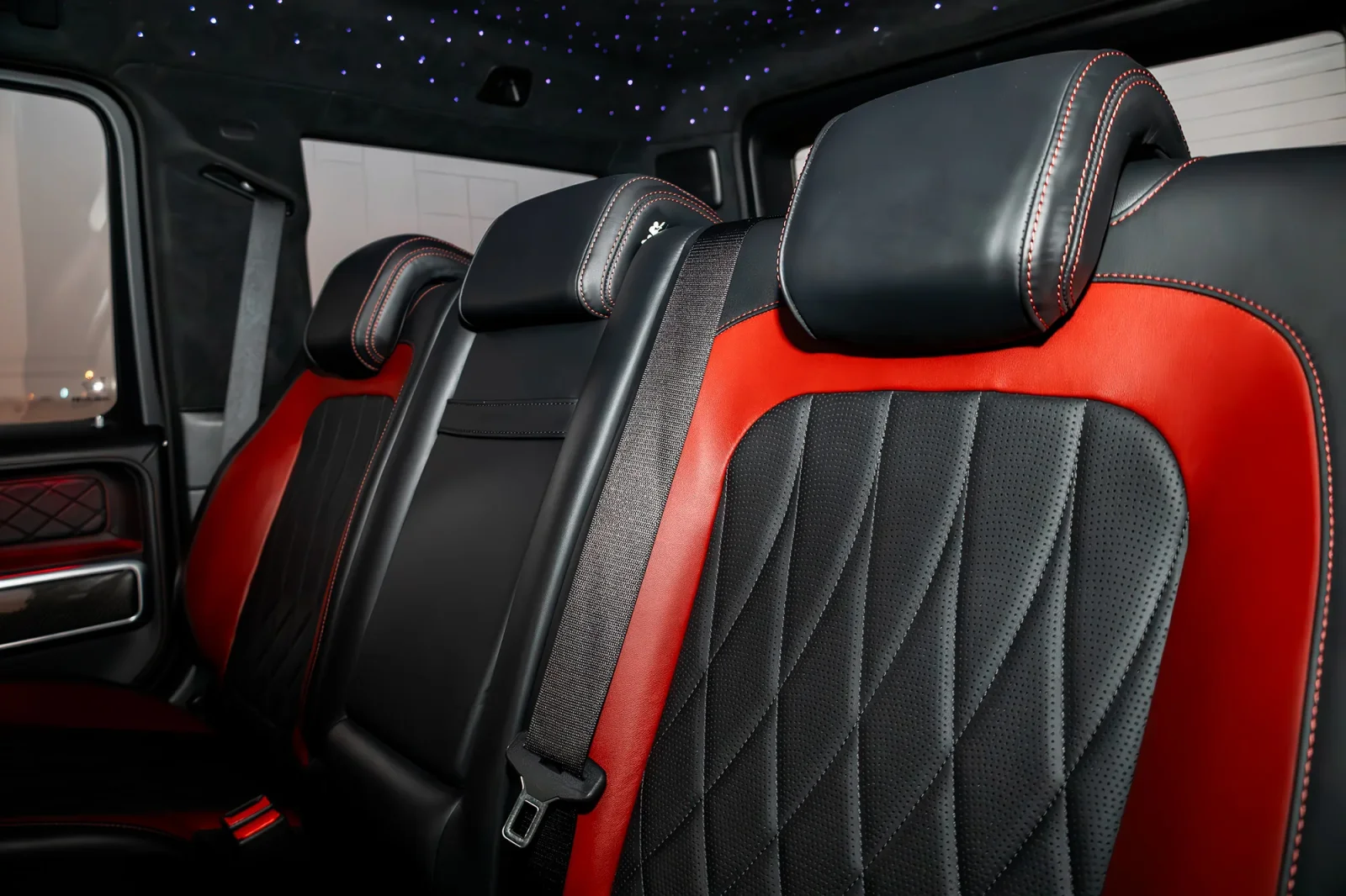 Kiralık Mercedes-Benz G-Class 63 AMG Siyah 2022 içinde Dubai - 7 