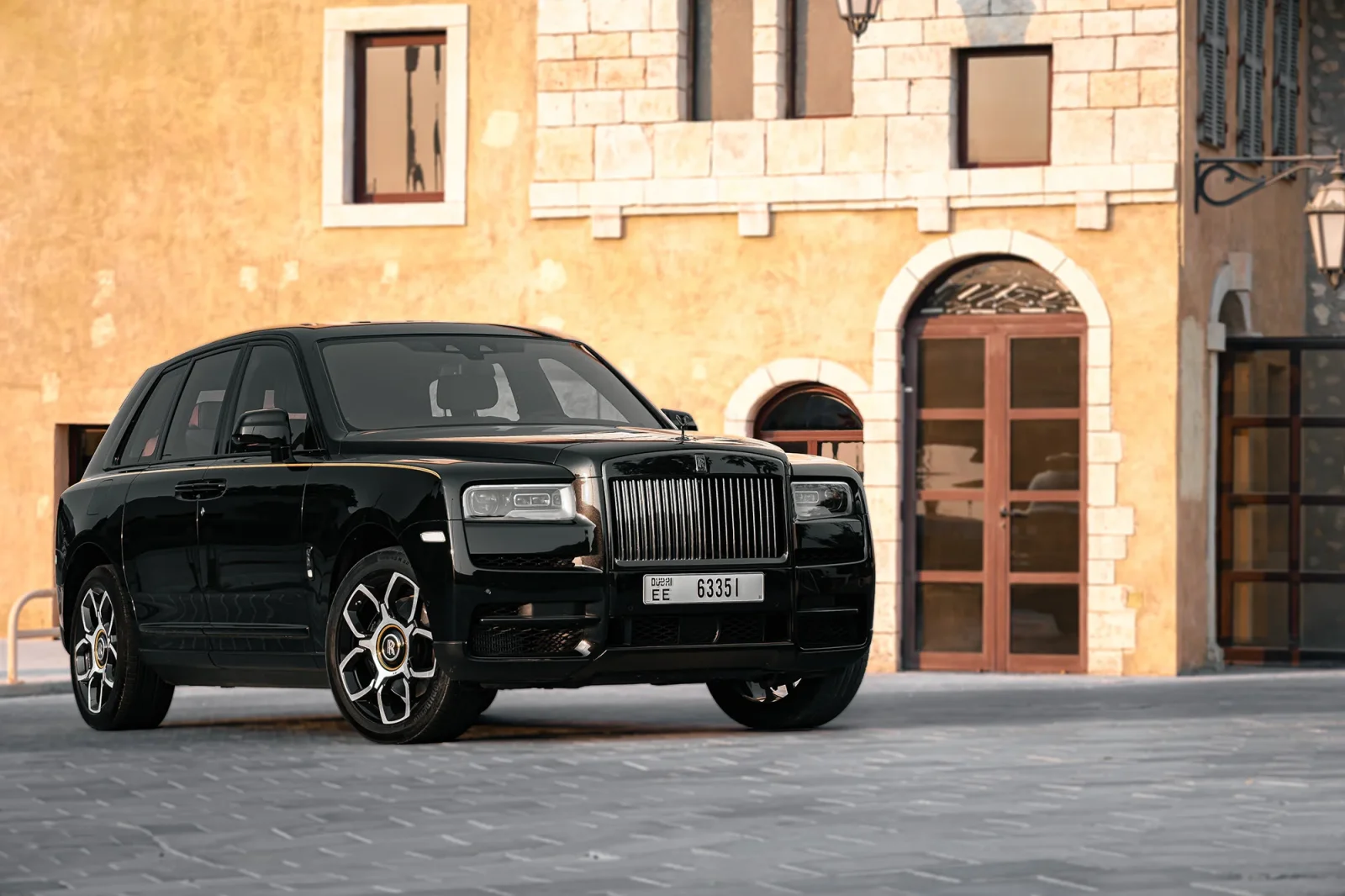 Kiralık Rolls-Royce Cullinan  Siyah 2022 içinde Dubai