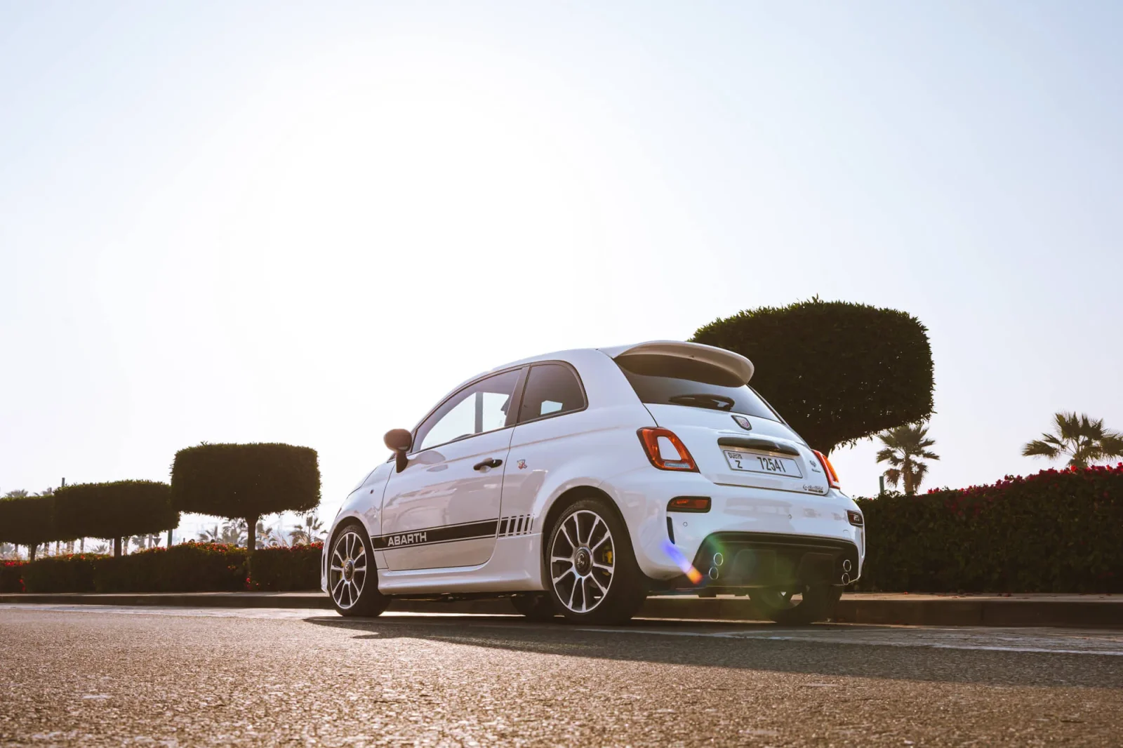 Loyer Abarth 695 Turismo Blanc 2024 en Dubai - 3 