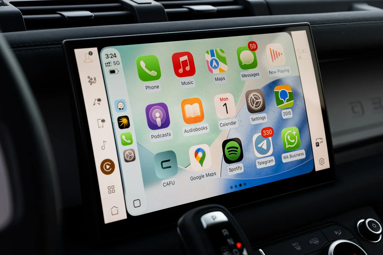 Kiralık Land Rover Defender  Gri 2024 içinde Dubai - 4 