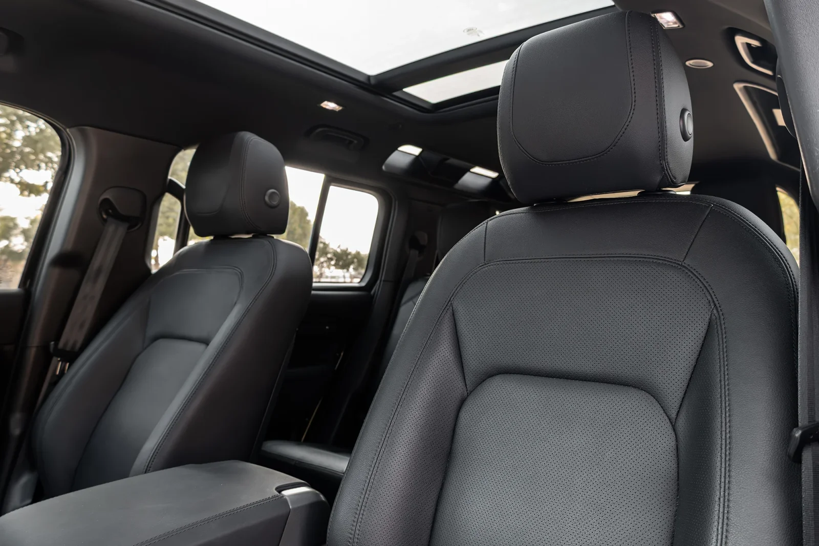 Kiralık Land Rover Defender  Gri 2024 içinde Dubai - 5 