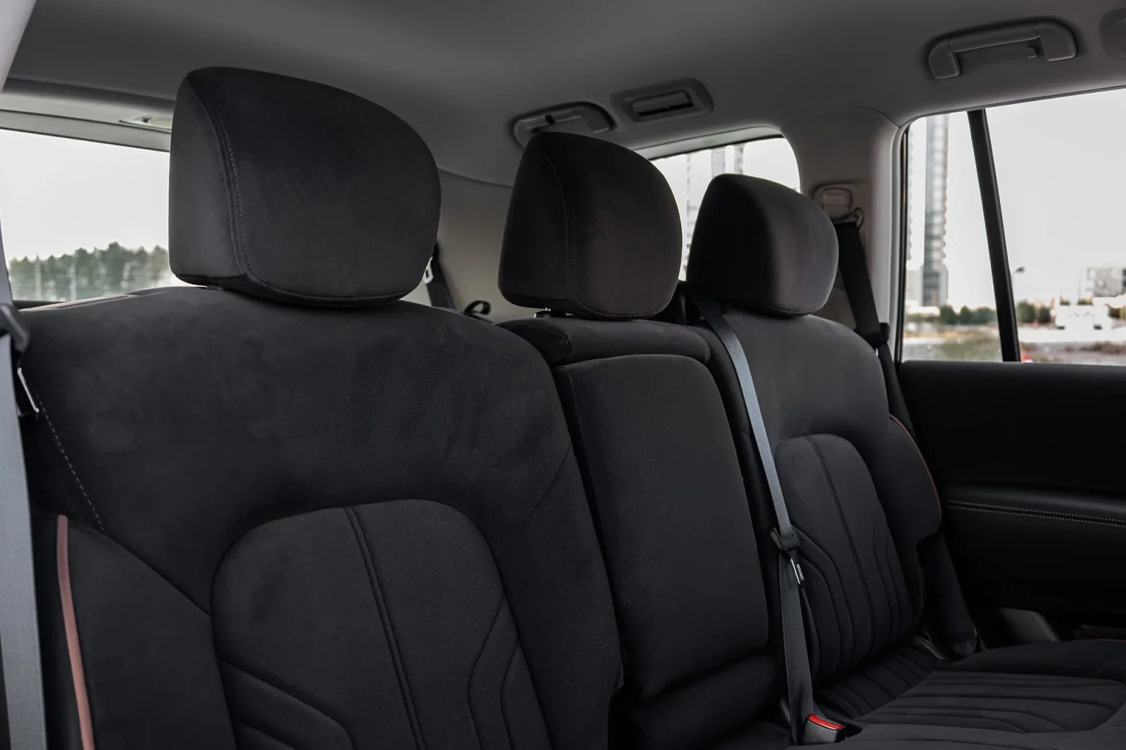 Kiralık Nissan Patrol  Siyah 2024 içinde Dubai - 10 