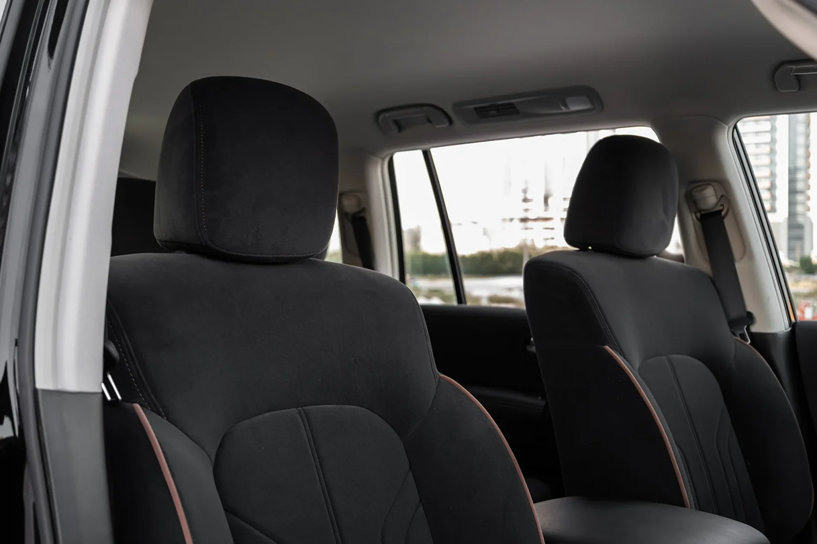 Kiralık Nissan Patrol  Siyah 2024 içinde Dubai - 3 