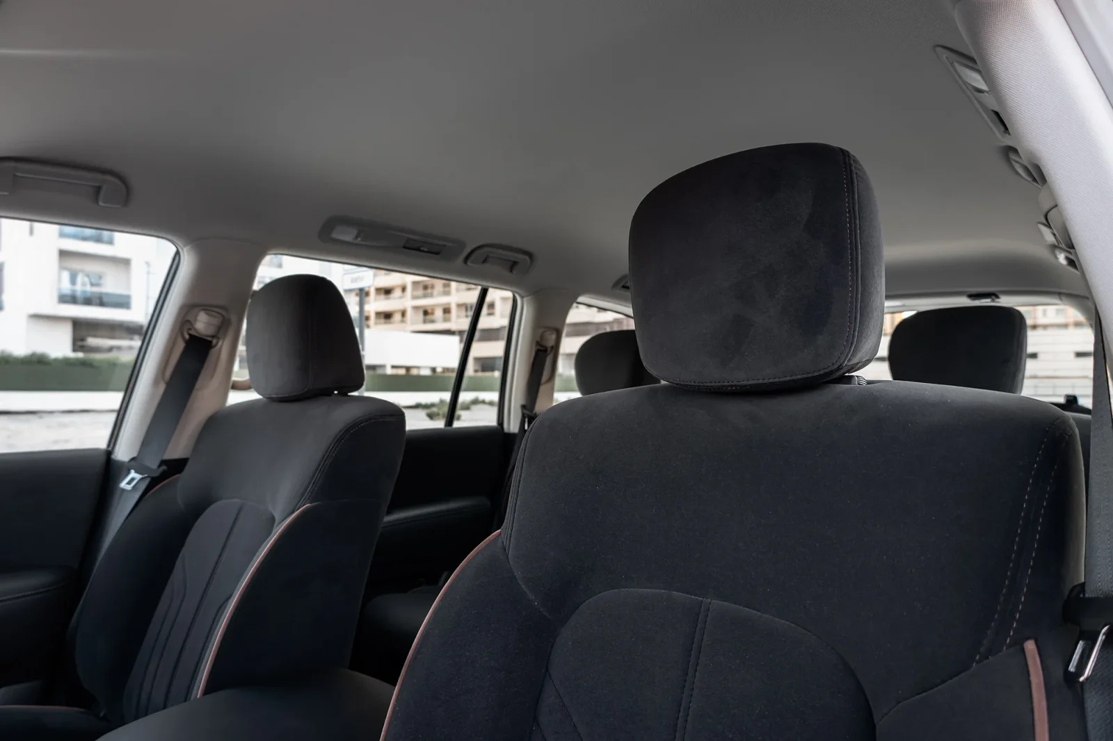 Kiralık Nissan Patrol  Siyah 2024 içinde Dubai - 9 