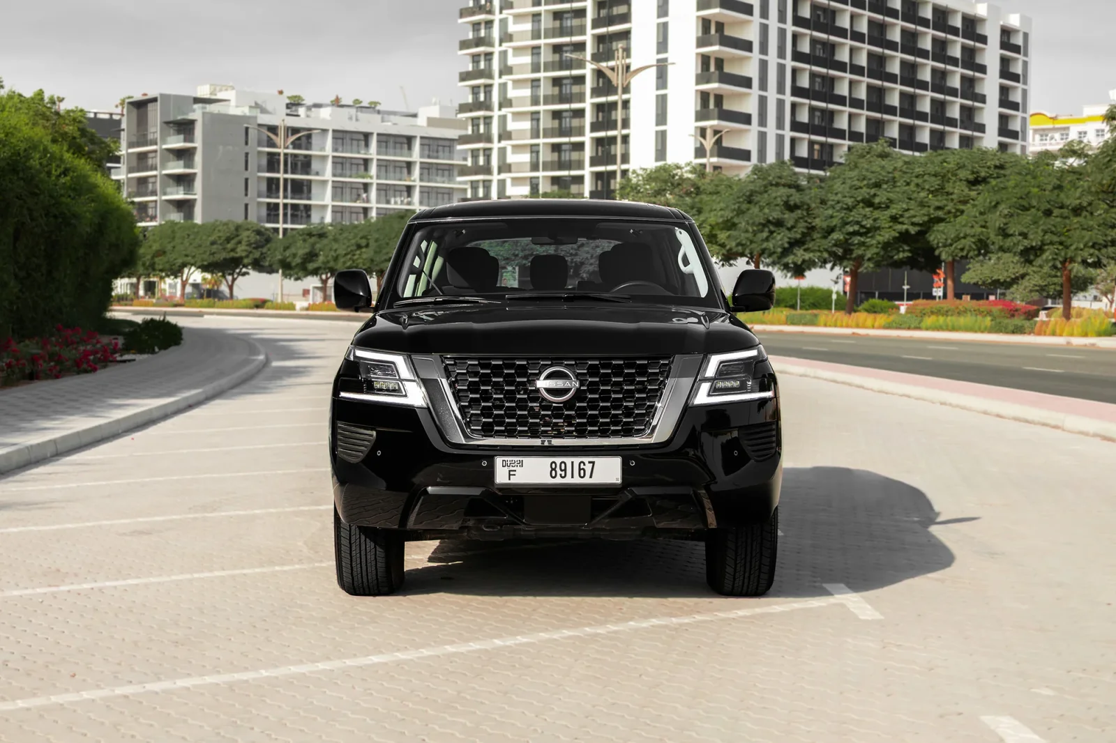 Kiralık Nissan Patrol  Siyah 2024 içinde Dubai - 8 