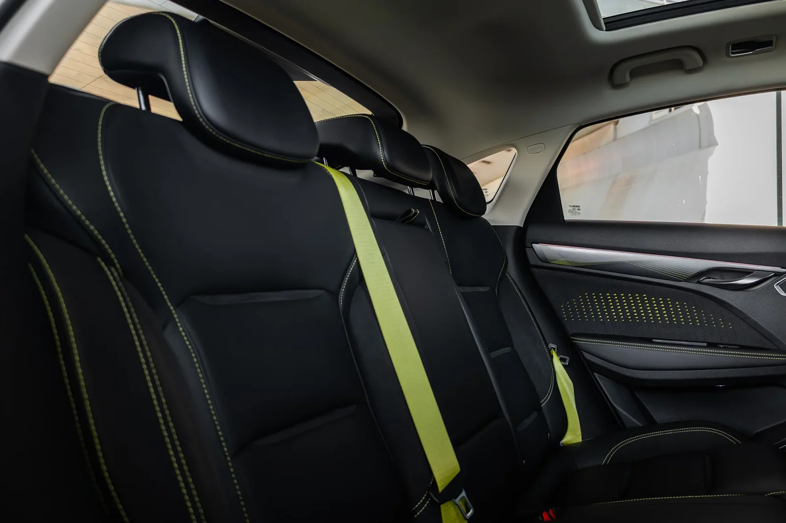 Loyer Geely Tugella GF Gris 2024 en Dubai - 12 