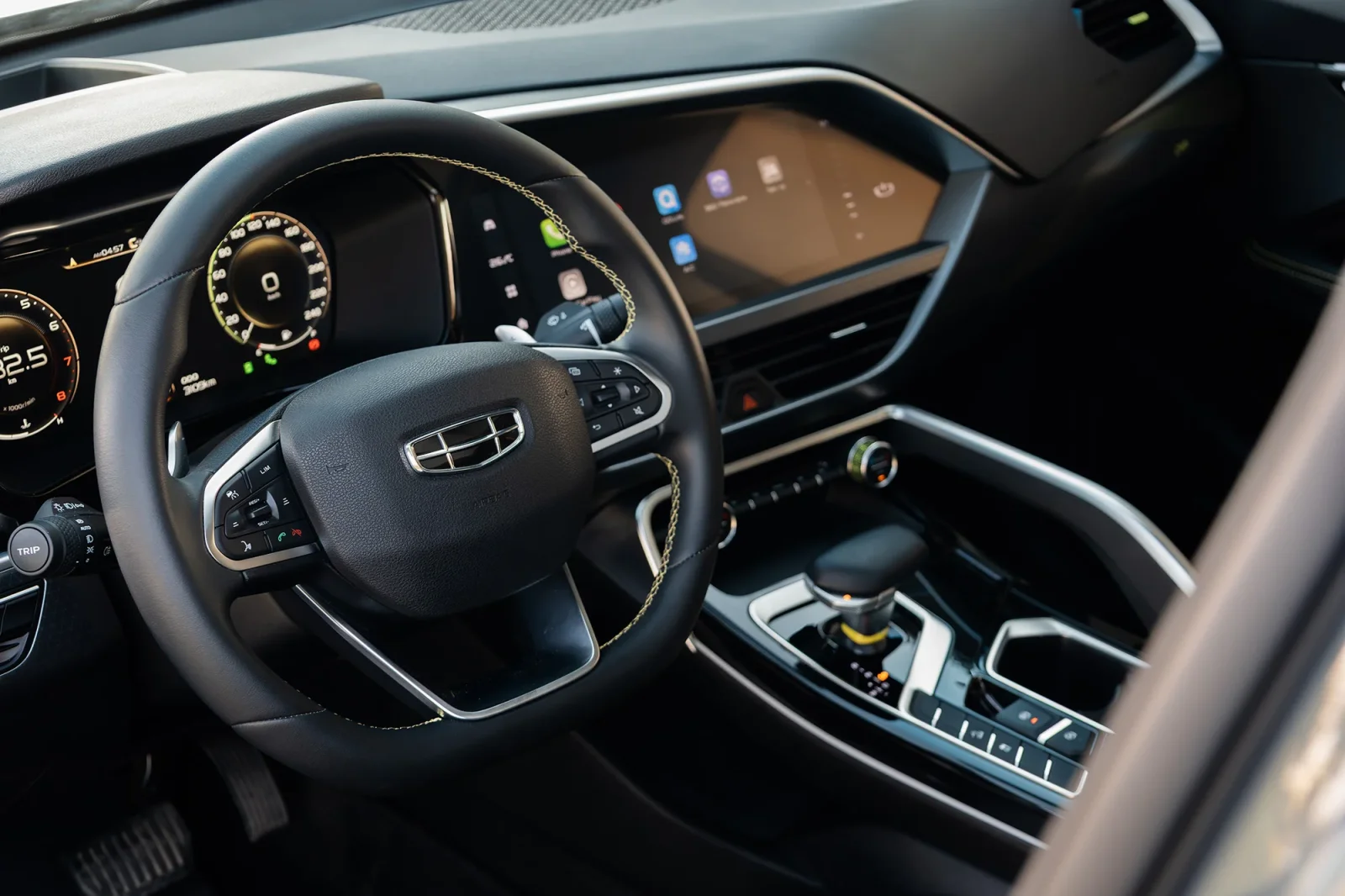 Loyer Geely Tugella GF Gris 2024 en Dubai - 9 