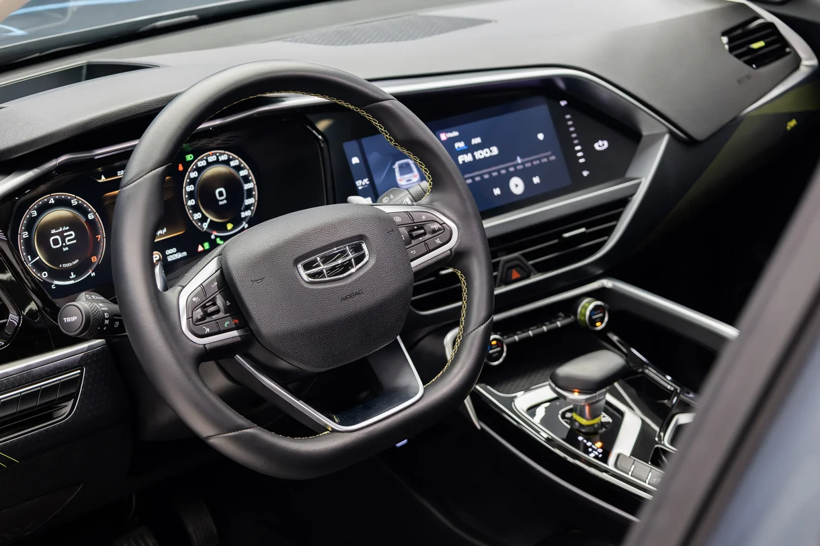 Affitto Geely Tugella GF Grigio 2024 in Dubai - 2 