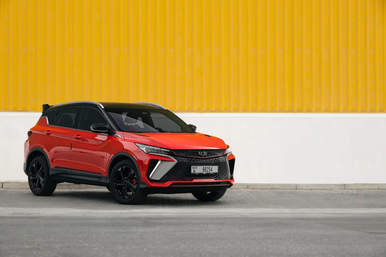 Affitto Geely Coolray GF Rosso 2024 in Dubai