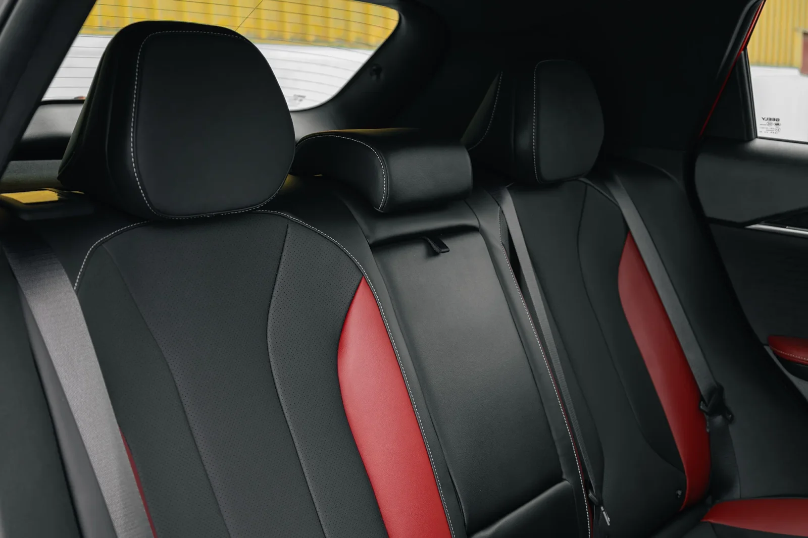 Affitto Geely Coolray GF Rosso 2024 in Dubai - 6 