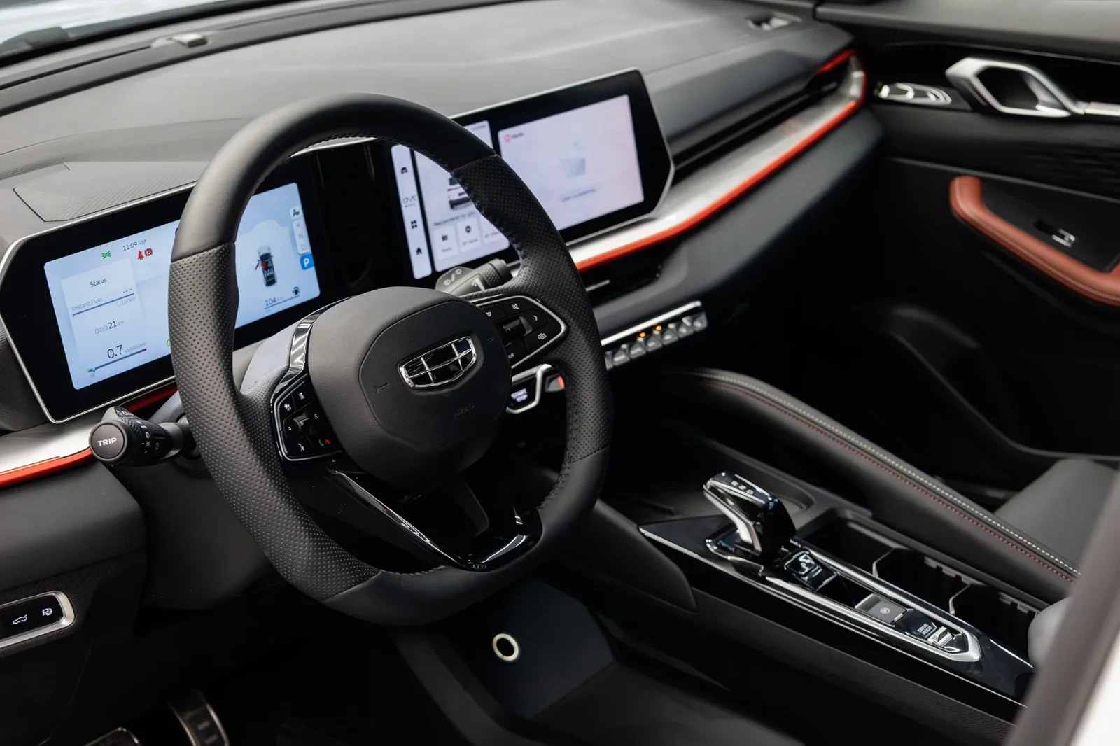 Affitto Geely Coolray GF Bianco 2024 in Dubai - 3 