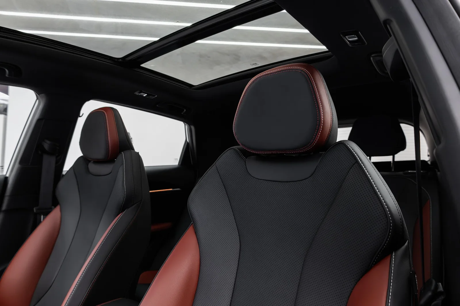 Affitto Geely Coolray GF Grigio 2024 in Dubai - 2 