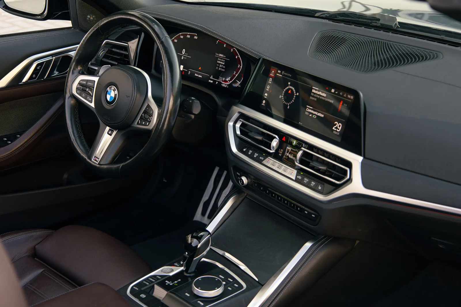 Miete BMW 4-Series 430 Blau 2023 in der Dubai - 3 