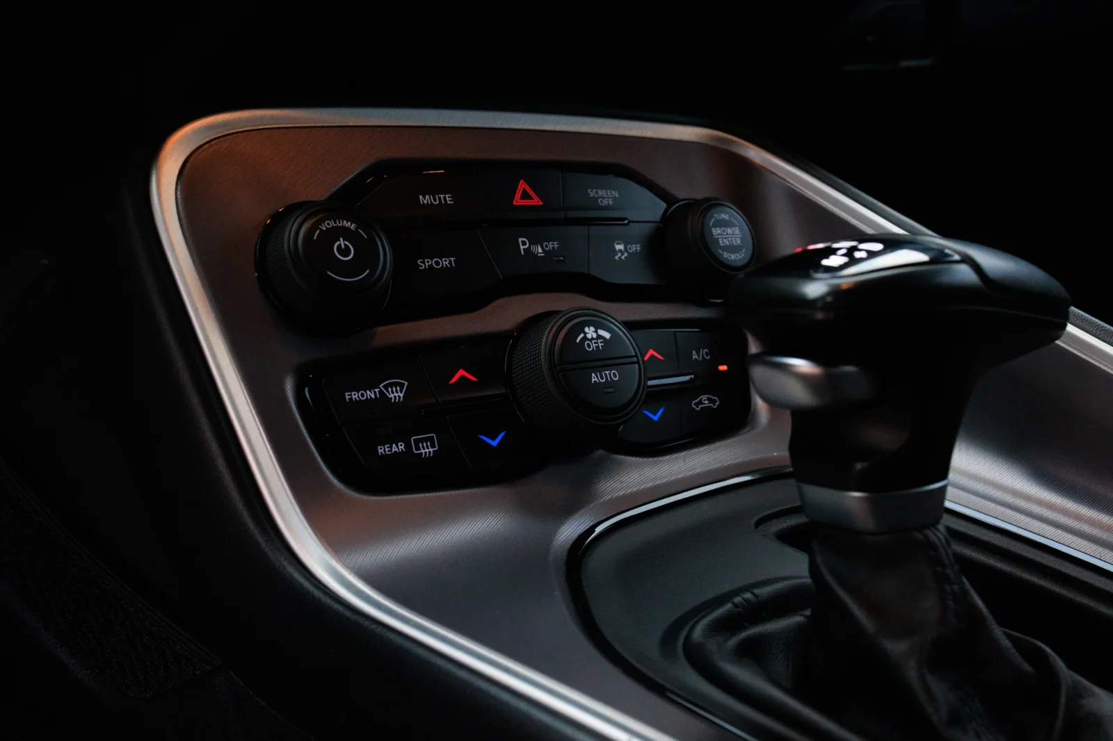 Rent Dodge Challenger R/T White 2022 in Dubai - 14 