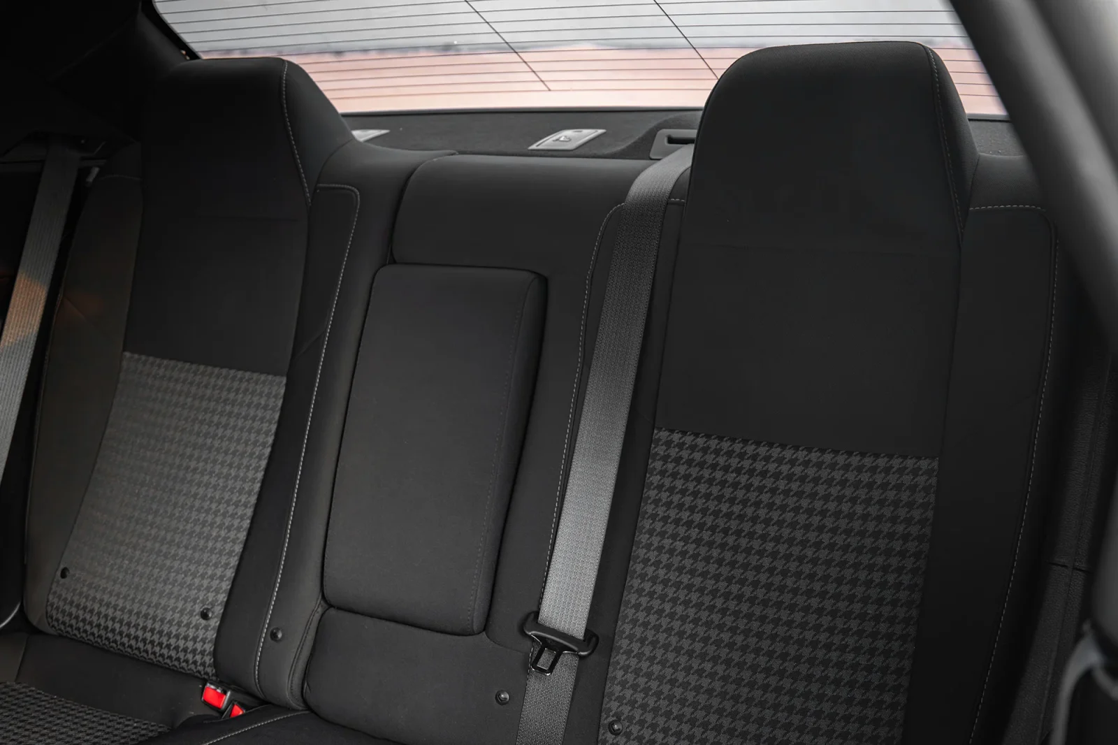 Rent Dodge Challenger R/T White 2022 in Dubai - 7 