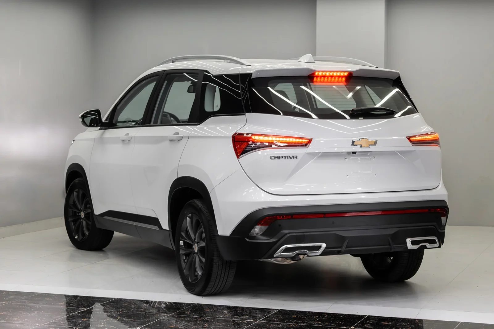 Rent Chevrolet Captiva  White 2026 in Dubai - 4 