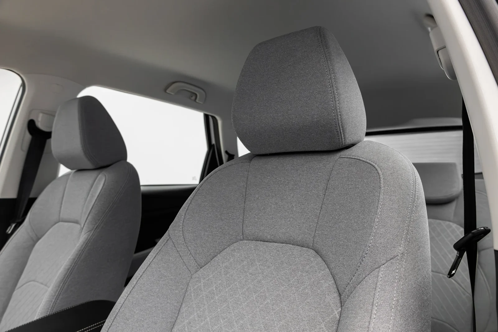 Rent Chevrolet Captiva  White 2026 in Dubai - 3 