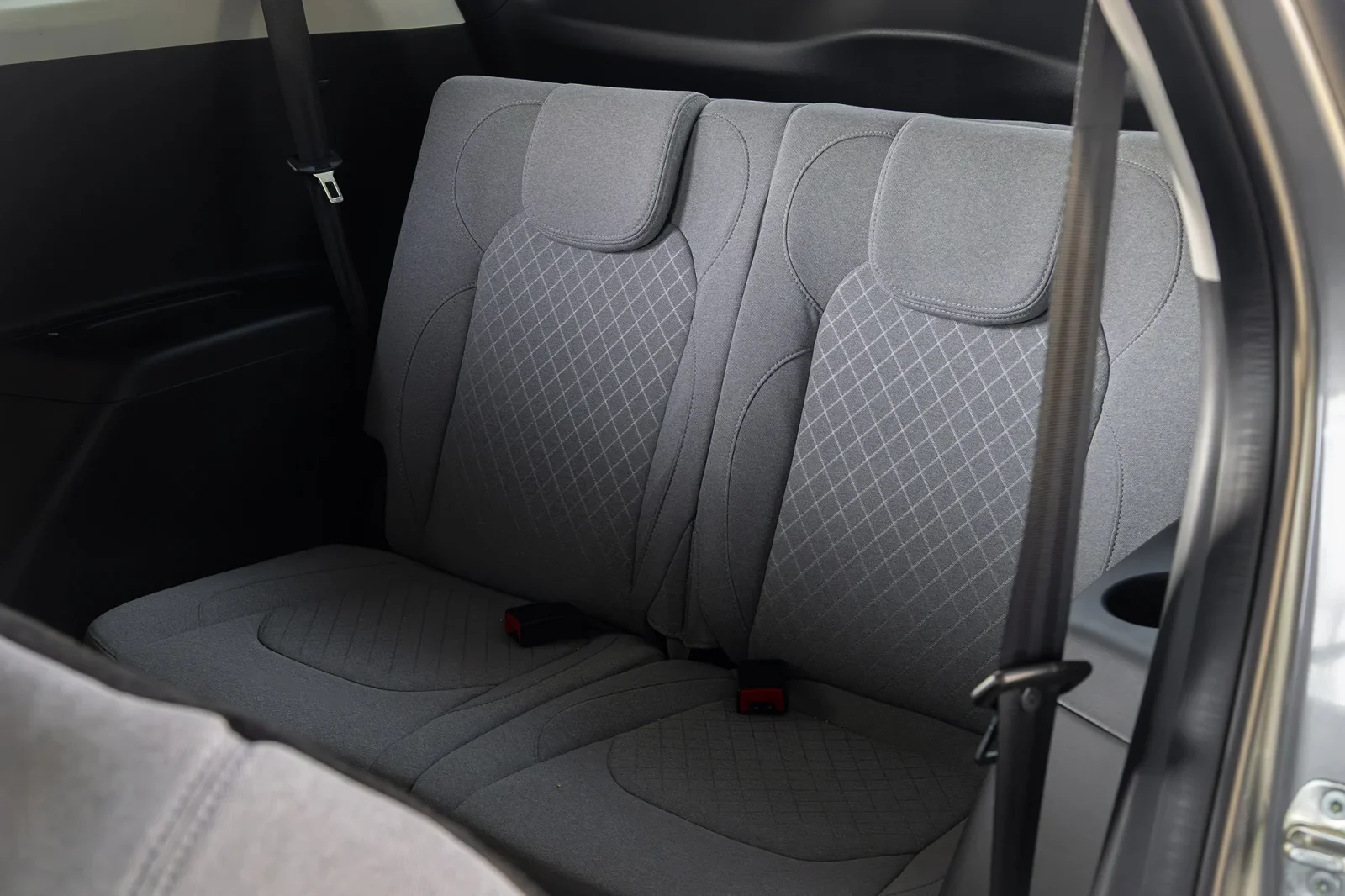 Loyer Chevrolet Captiva  Argent 2026 en Dubai - 5 