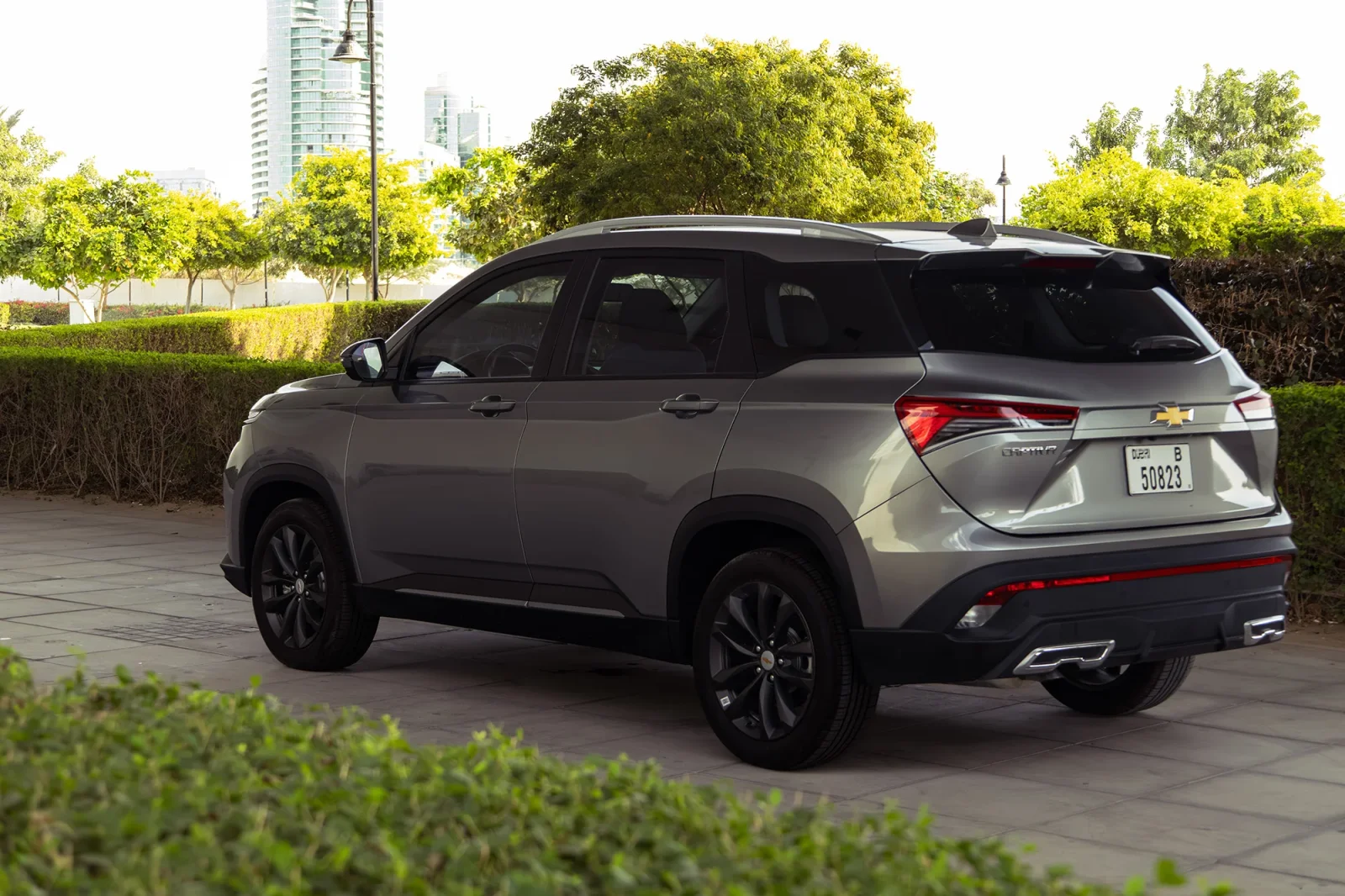 Loyer Chevrolet Captiva  Argent 2026 en Dubai - 8 