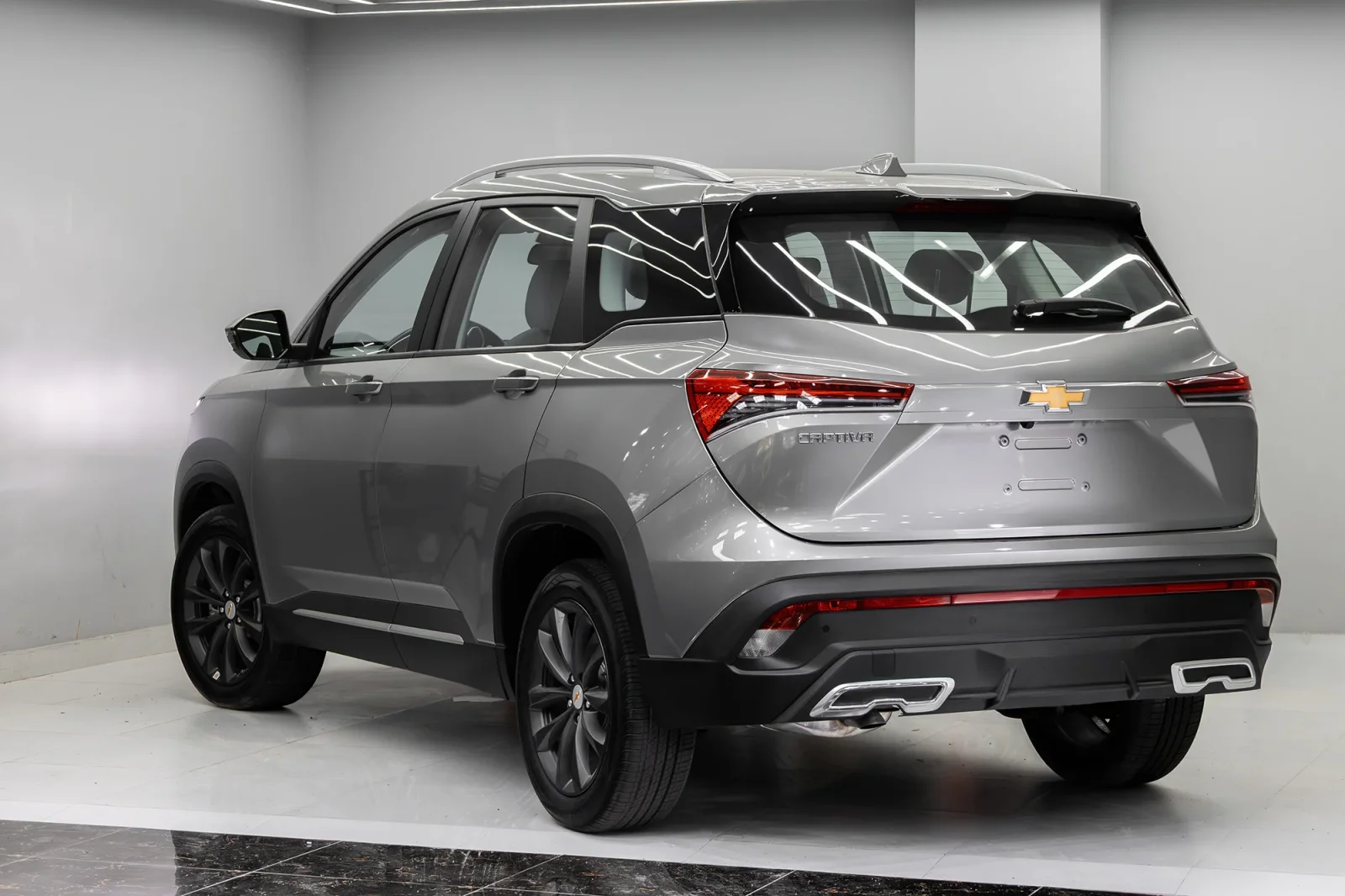 Rent Chevrolet Captiva  Silver 2026 in Dubai - 4 