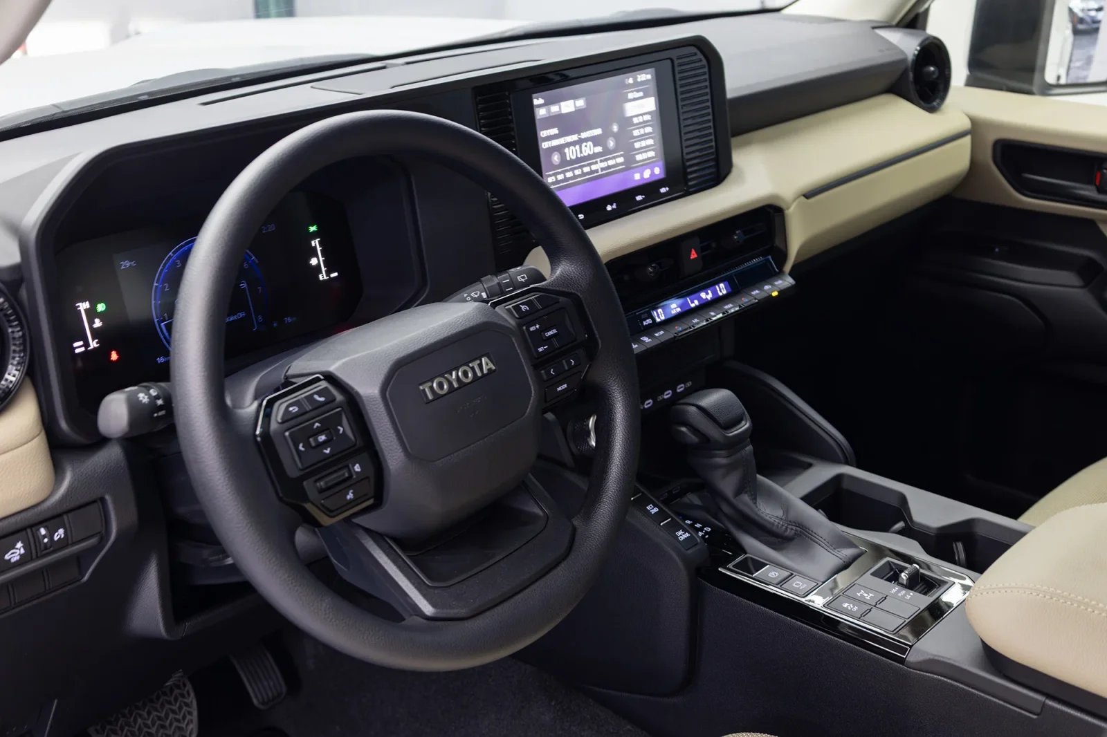 Affitto Toyota Land Cruiser Prado 250 Bianco 2025 in Dubai - 2 