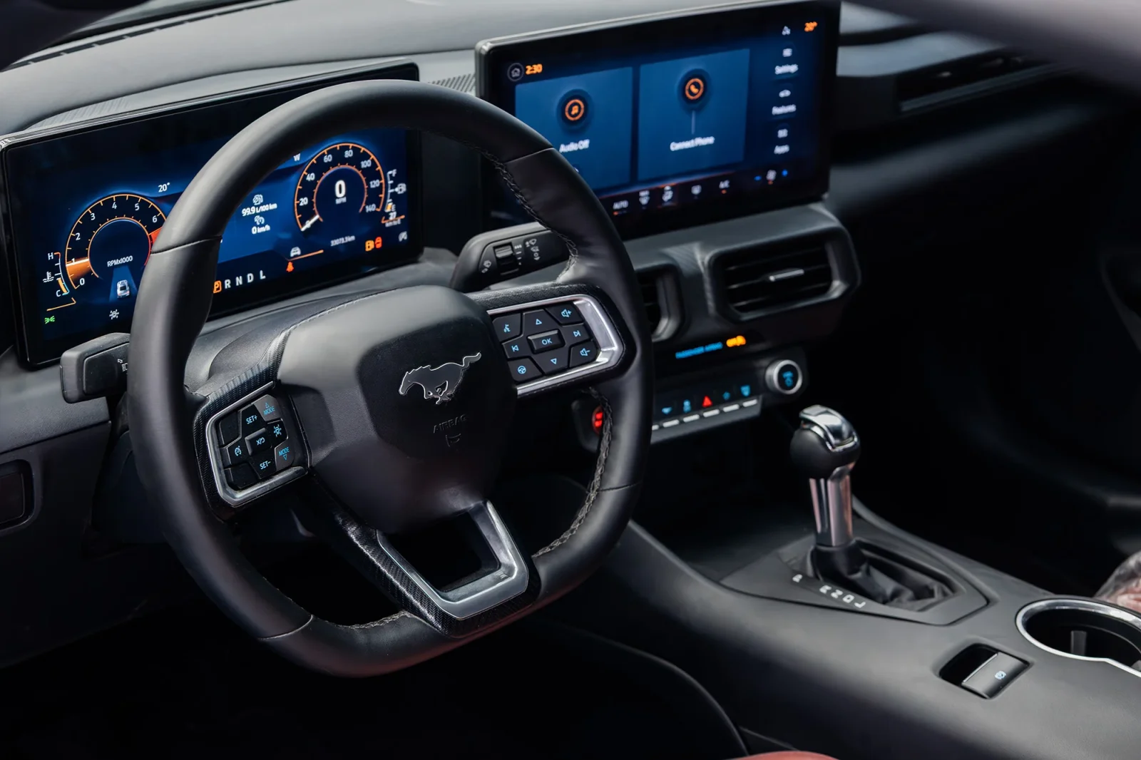 Alquiler Ford Mustang  Blanco 2024 en Dubái - 2 