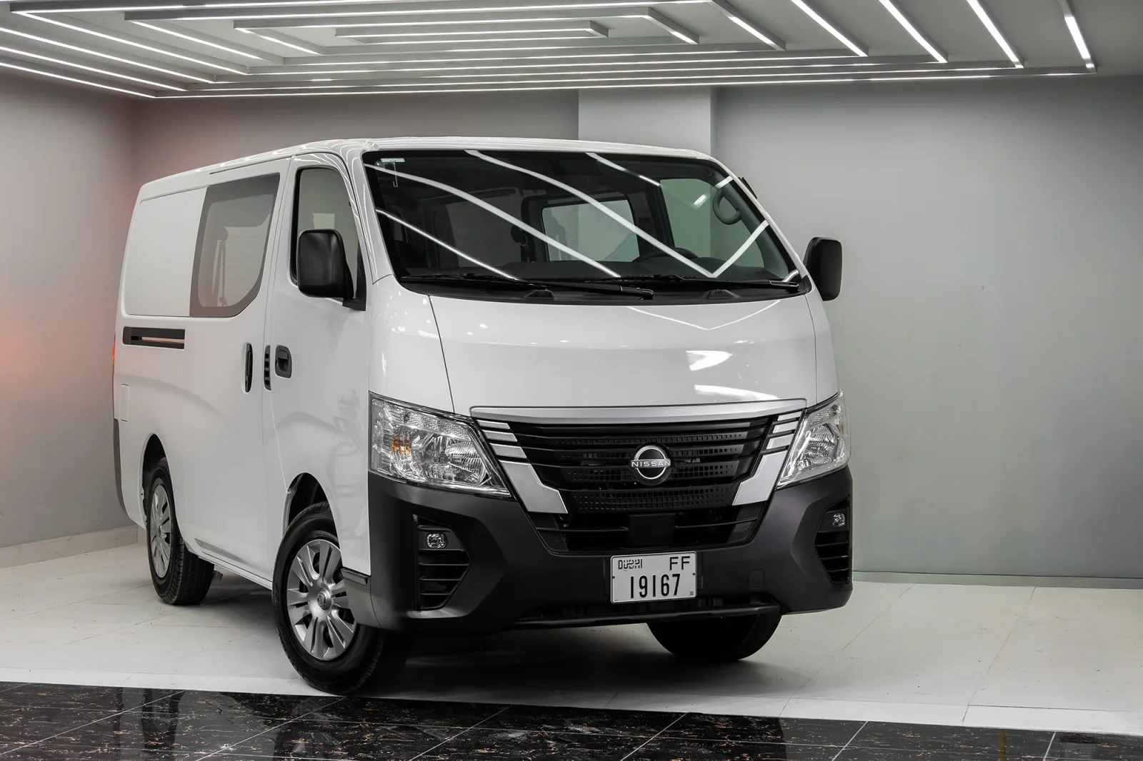 Kiralık Nissan Urvan  Beyaz 2025 içinde Dubai